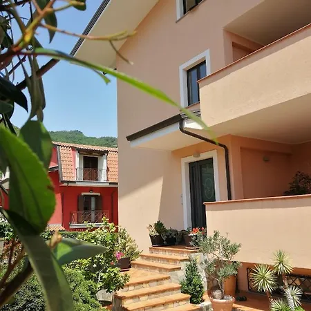 Pensión Villacristiano Marano Marchesato