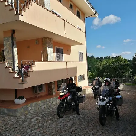 Villacristiano בית הארחה 3*