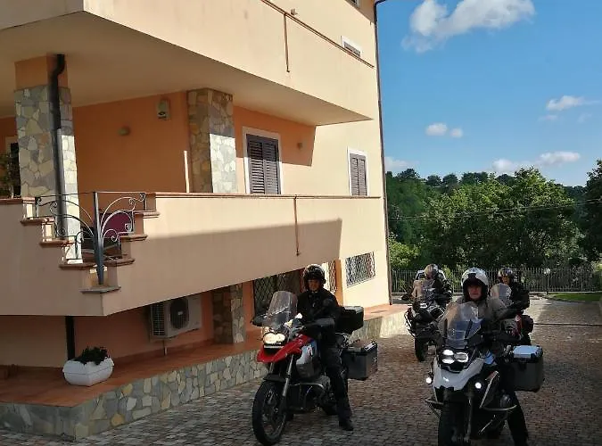 Villacristiano בית הארחה 3*